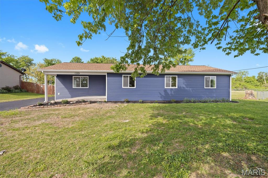 685 Sand Prairie Road Granite City, IL 62040 - Photo 1 of 28