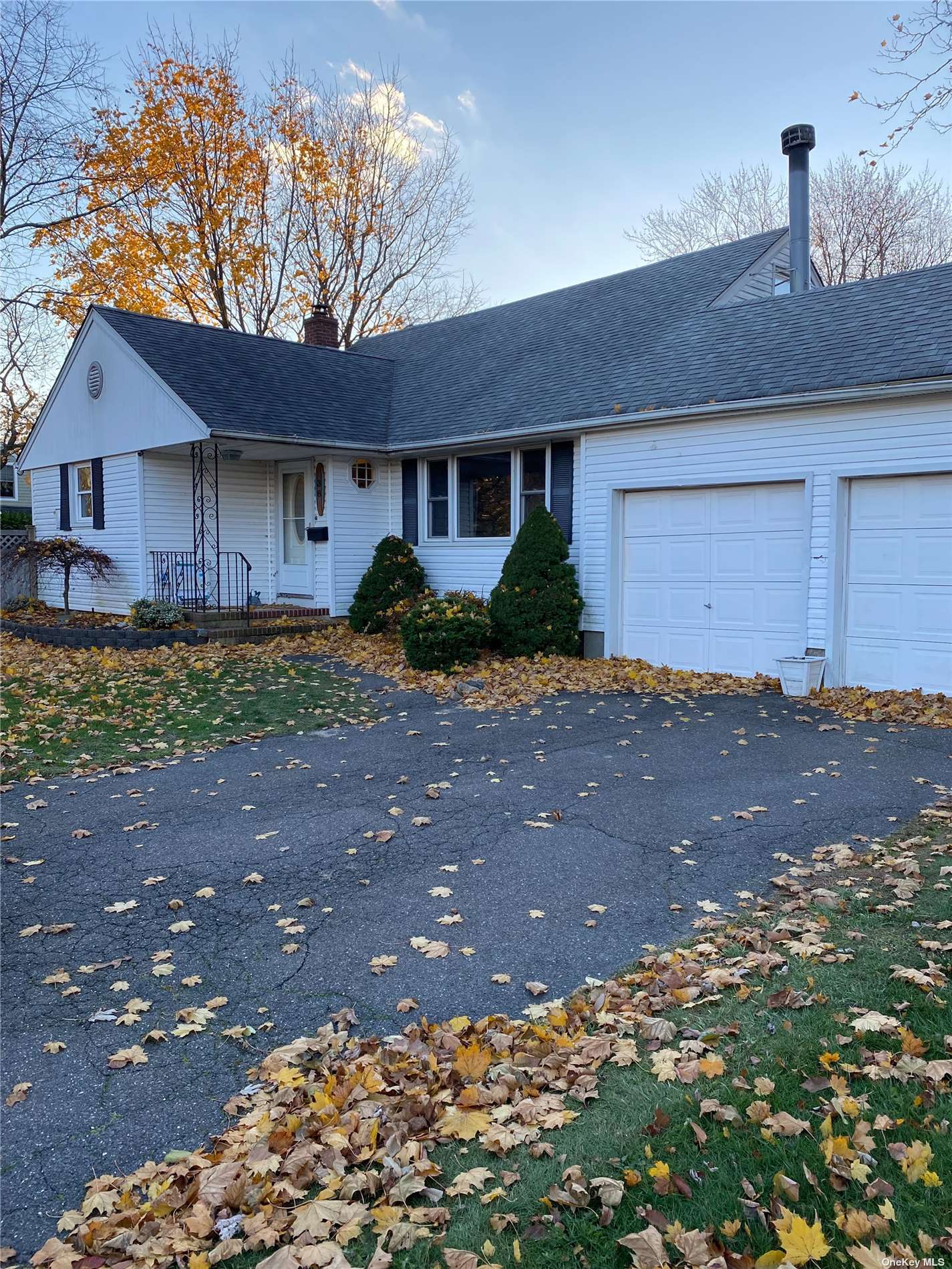 38 Little East Neck Road South, Babylon, NY 11702 Compass