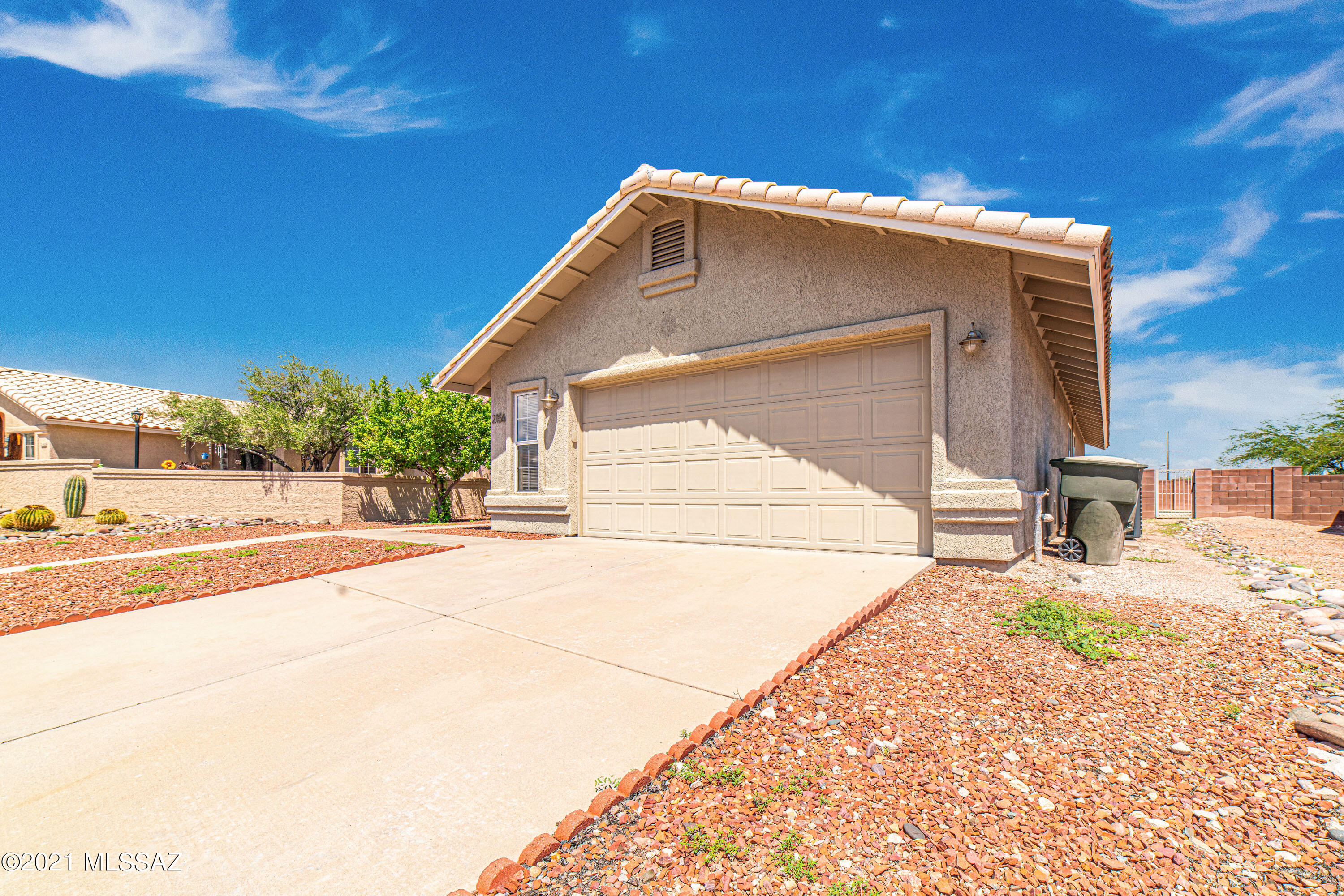 2156 Jacana Loop Tucson, AZ 85745 - Photo 3 of 40