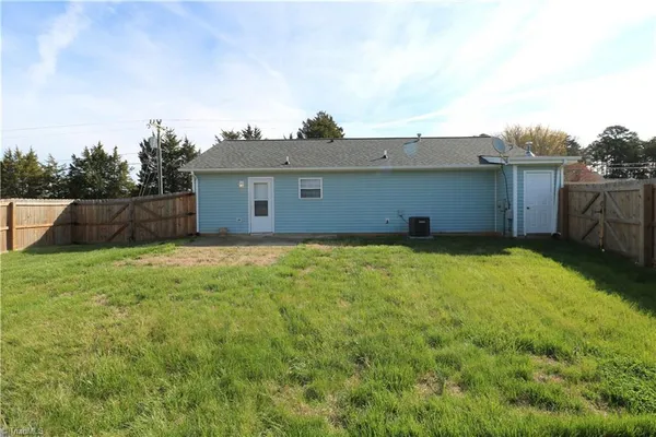 $1,600 | 2502 Bethabara Road, Winston-Salem, NC 27106