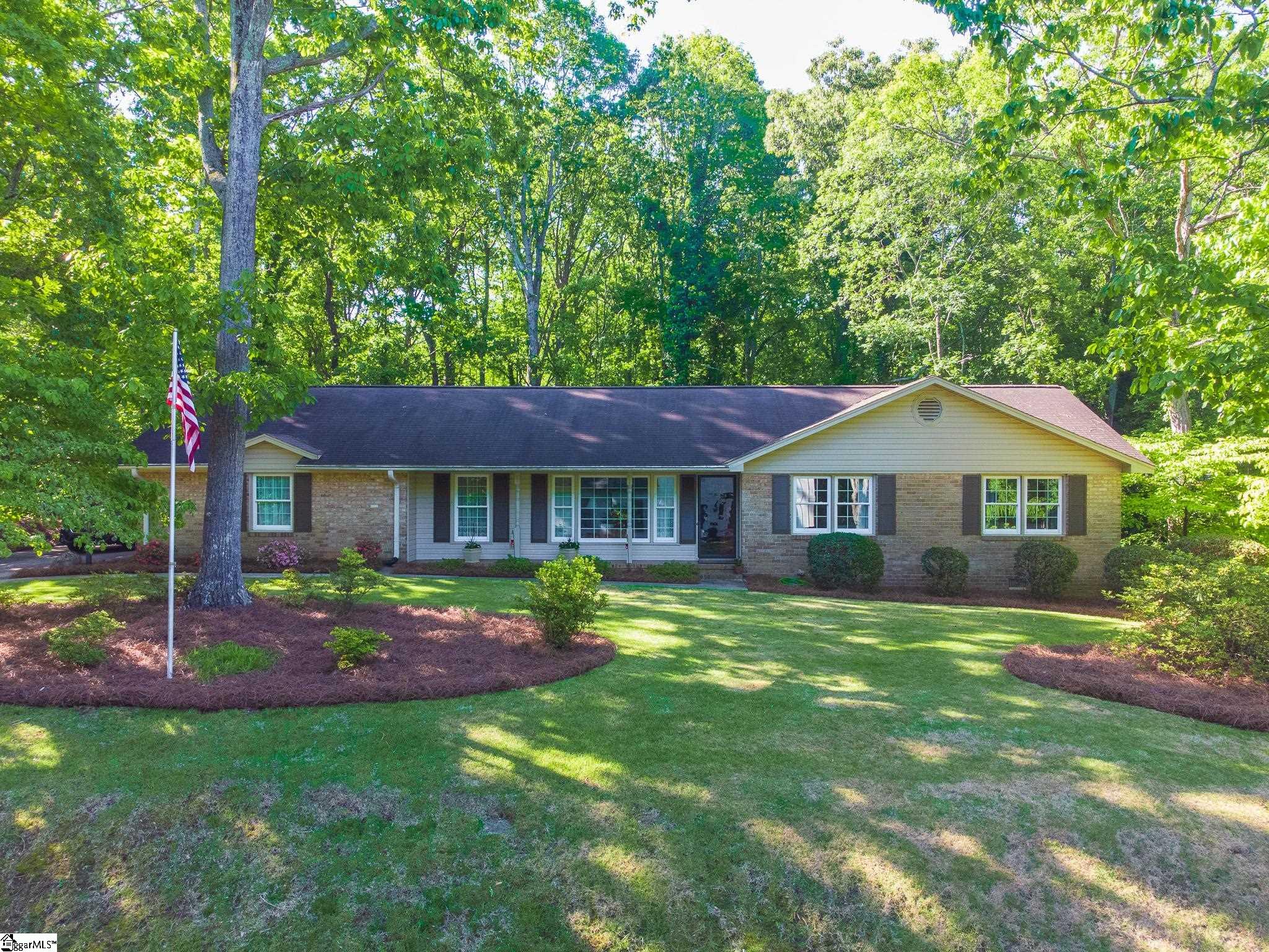 112 Wallingford Road Greenville, SC 29609 - Photo 1 of 22 Gallery Image 1