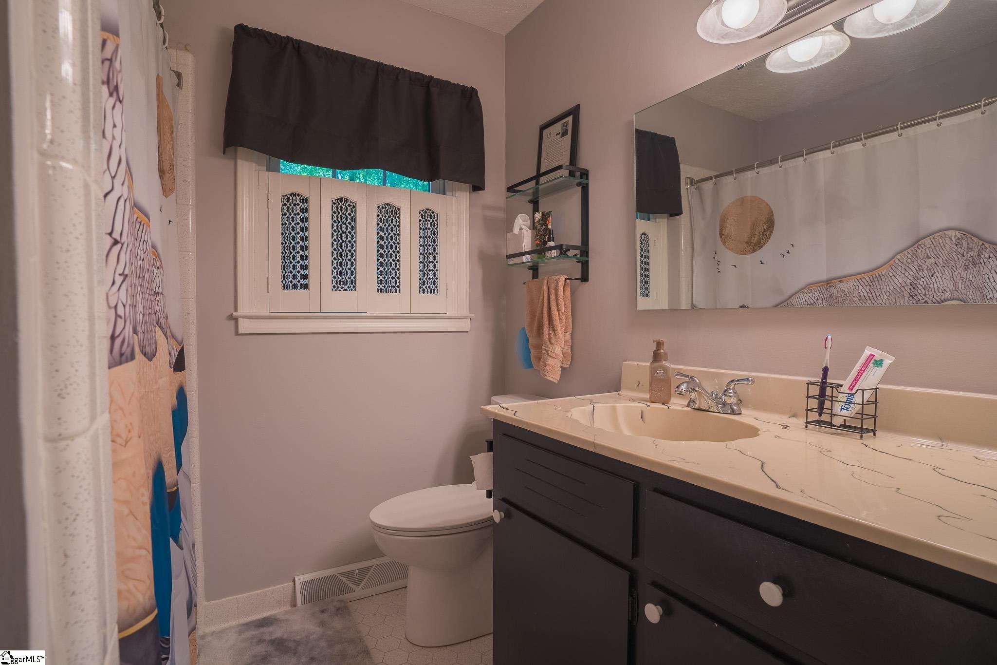 112 Wallingford Road Greenville, SC 29609 - Photo 17 of 22 Gallery Image 17
