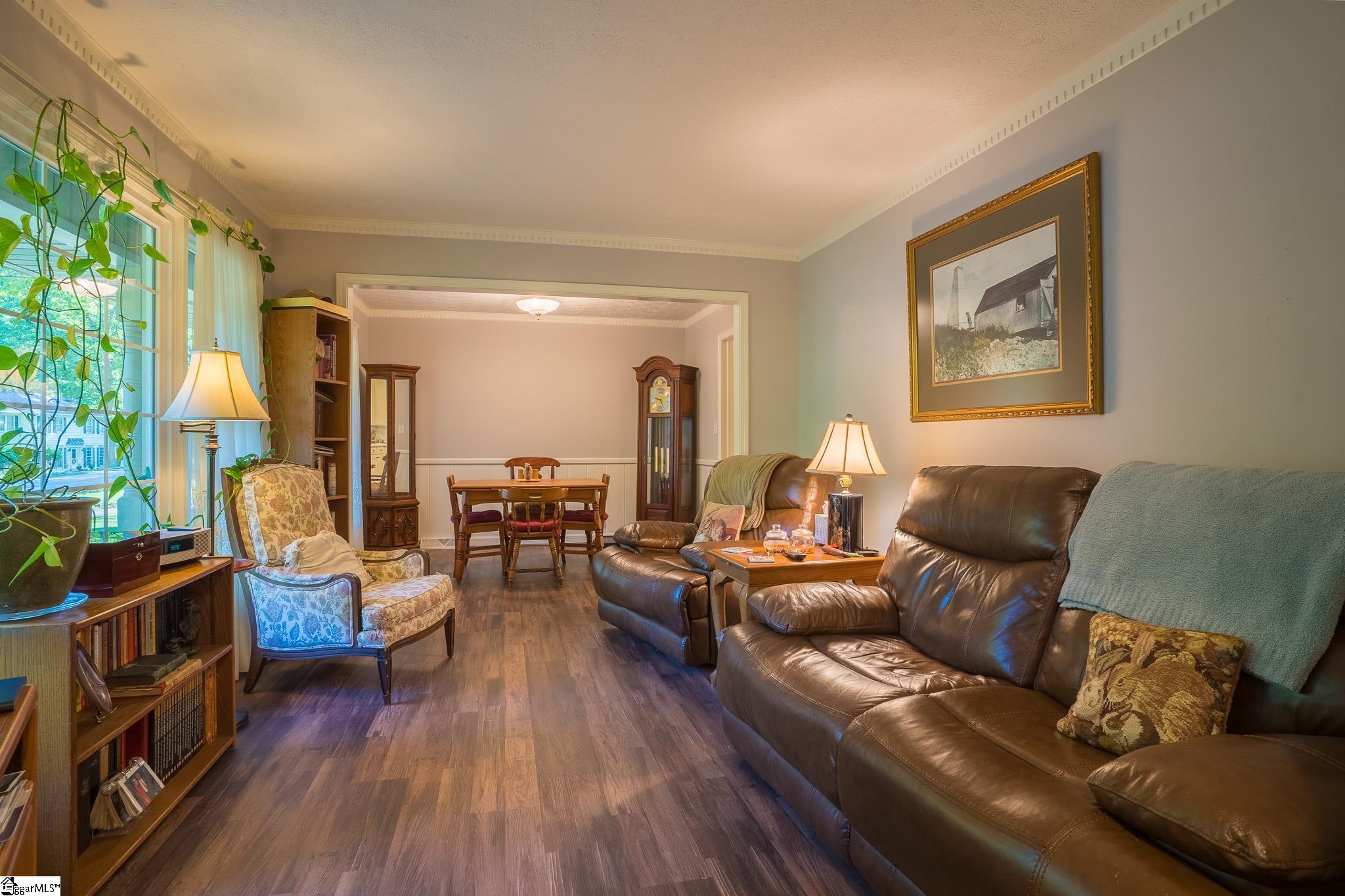 112 Wallingford Road Greenville, SC 29609 - Photo 4 of 22 Gallery Image 4
