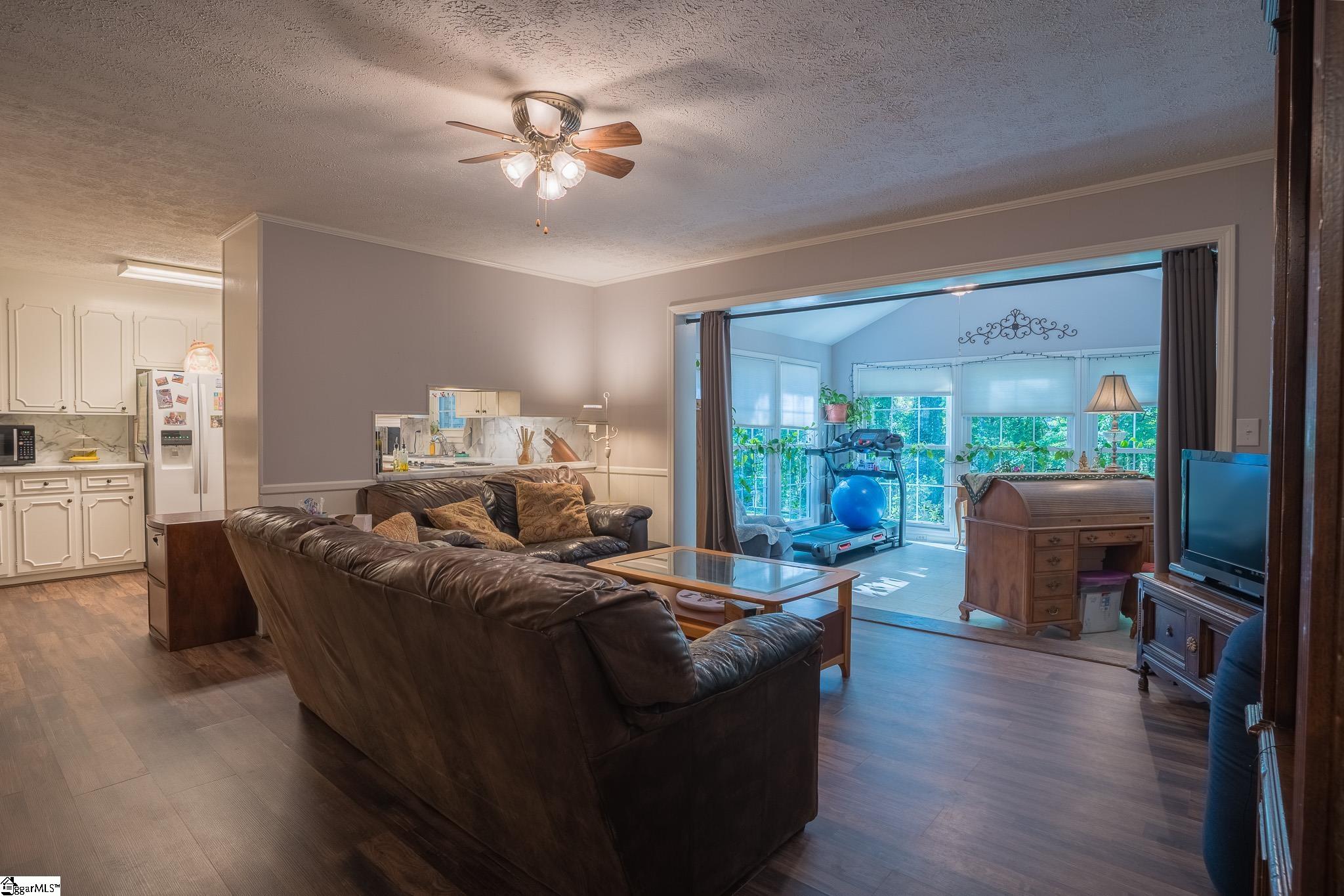 112 Wallingford Road Greenville, SC 29609 - Photo 6 of 22 Gallery Image 6