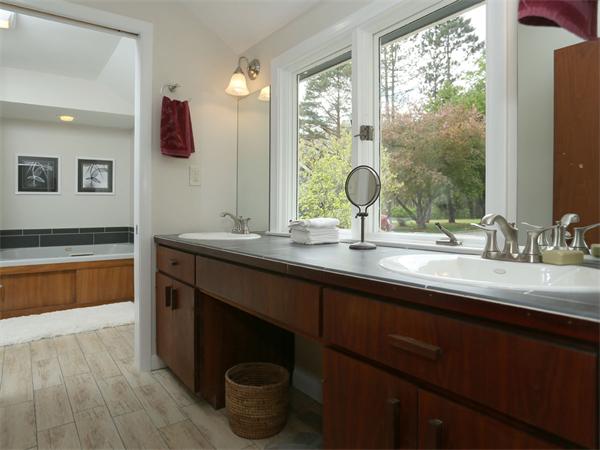163 Lindsay Pond Road Concord, MA 01742 - Photo 12 of 23 Gallery Image 12