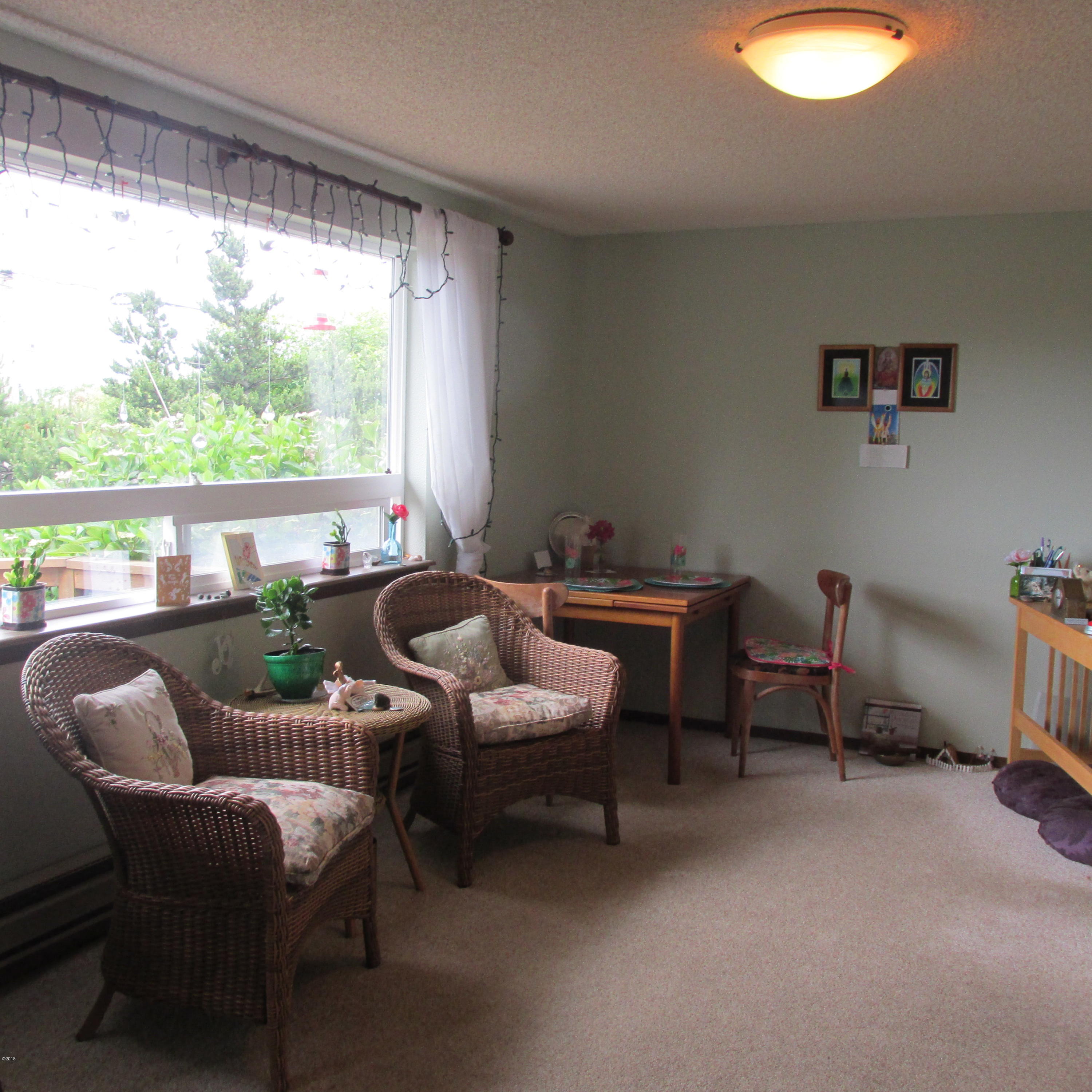 104 Springhill Road Yachats, OR 97498 - Photo 3 of 18 Living room a