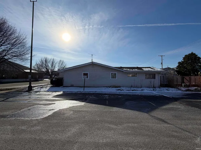 $224,900 | 88 Southeast 1st Street, Linton, IN 47441