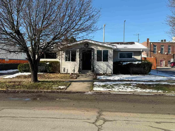 $214,900 | 88 Southeast 1st Street, Linton, IN 47441