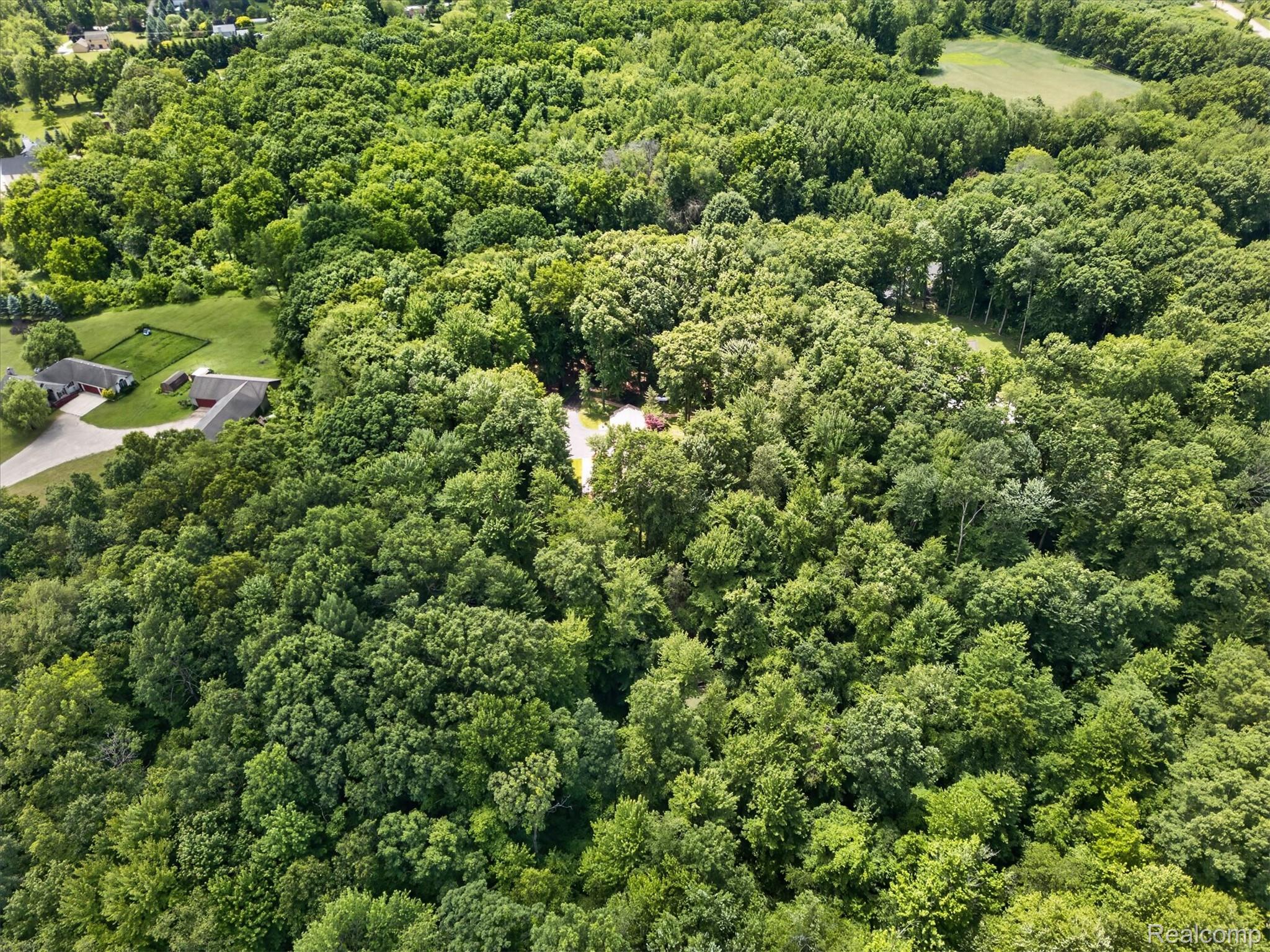5388 Hartland Road Fenton, MI 48430 - Photo 62 of 74 62-5388-Hartland-Rd-WindowStill.jpg
