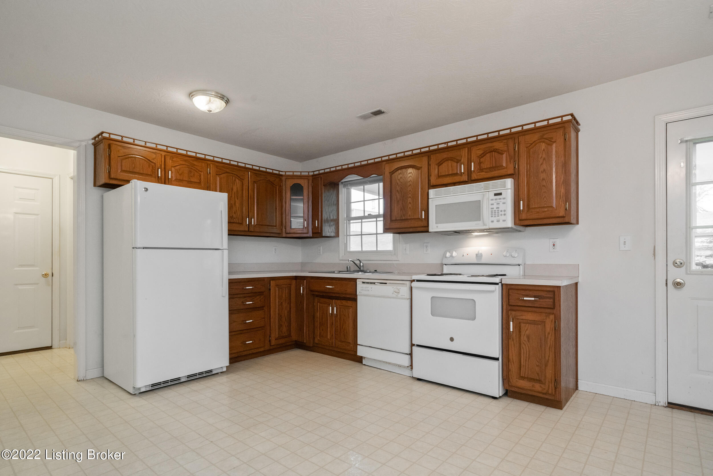 1415 Zoneton Road Shepherdsville, KY 40165 - Photo 11 of 41 1415 Zoneton Road-24