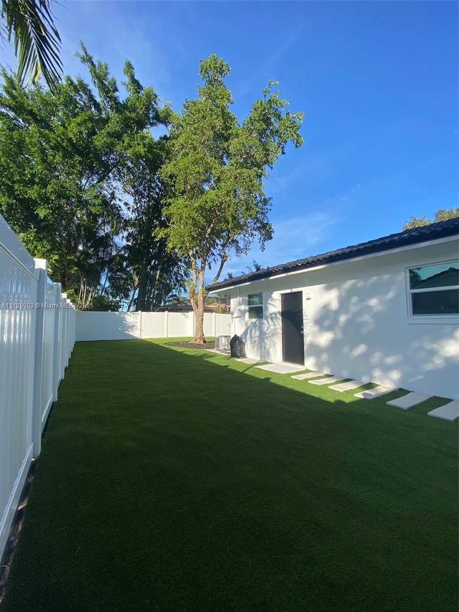 2579 Northwest 32nd Street Boca Raton, FL 33434 - Photo 31 of 32 Gallery Image 31