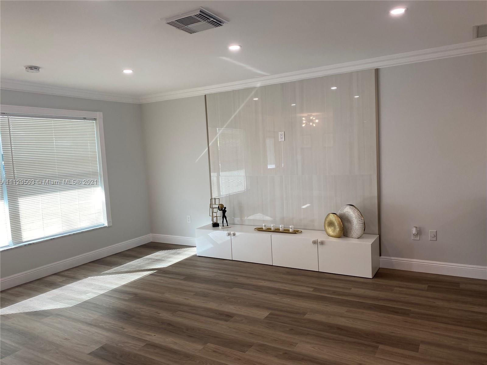 2579 Northwest 32nd Street Boca Raton, FL 33434 - Photo 5 of 32 Gallery Image 5