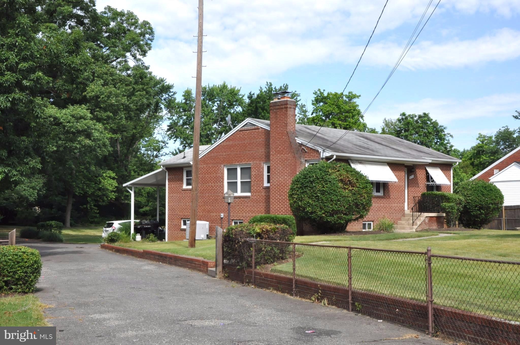 6705 Livingston Road Oxon Hill, MD 20745 - Photo 2 of 16 Exterior (Front)