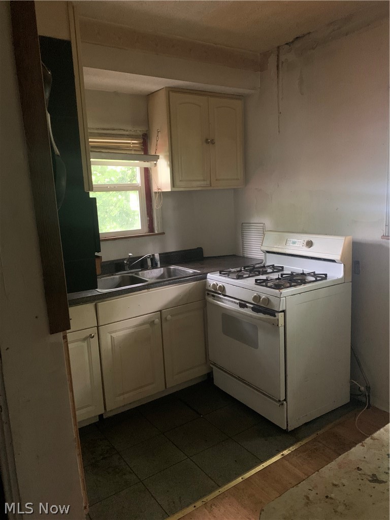 170 Stone Street Akron, OH 44305 - Photo 7 of 25