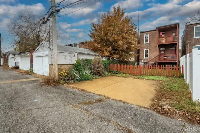 $335,000 | 2626 Minnesota Avenue, St. Louis, MO 63118