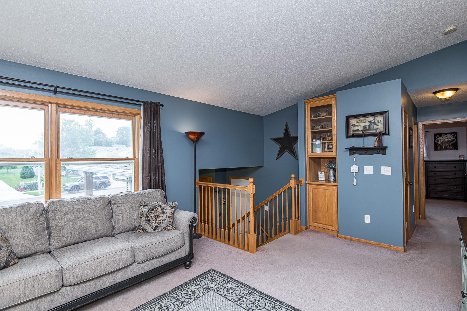 4821 Valley Drive Northwest Rochester, MN 55901 - Photo 6 of 38 Gallery Image 6