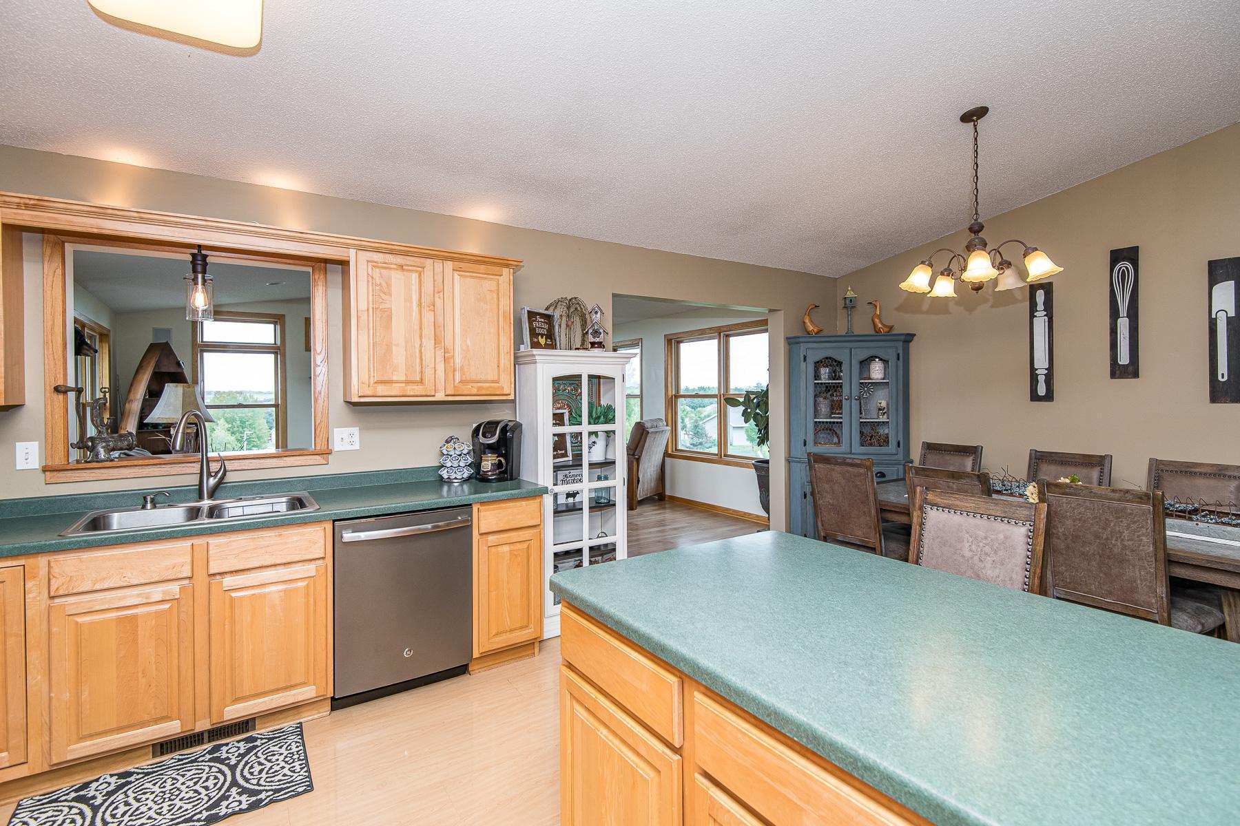 4821 Valley Drive Northwest Rochester, MN 55901 - Photo 9 of 38 Gallery Image 9