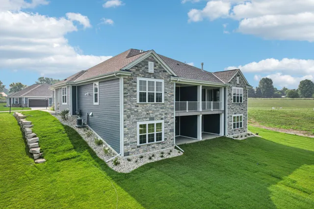 $620,900 | 2108 Bluestem Drive, Unit 1302, Waukesha, WI 53188