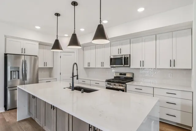 $620,900 | 2108 Bluestem Drive, Unit 1302, Waukesha, WI 53188