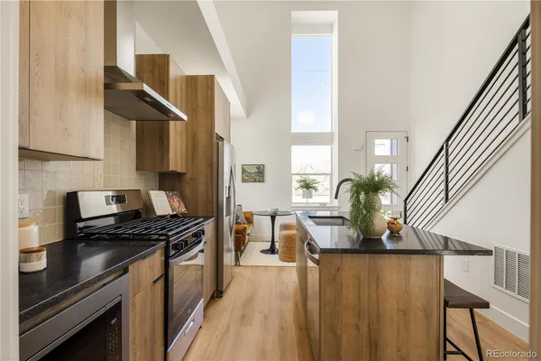 $2,400 | 3630 West 12th Avenue, Denver, CO 80204