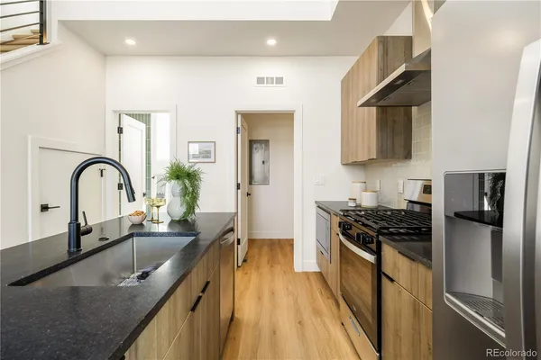 $2,400 | 3630 West 12th Avenue, Denver, CO 80204