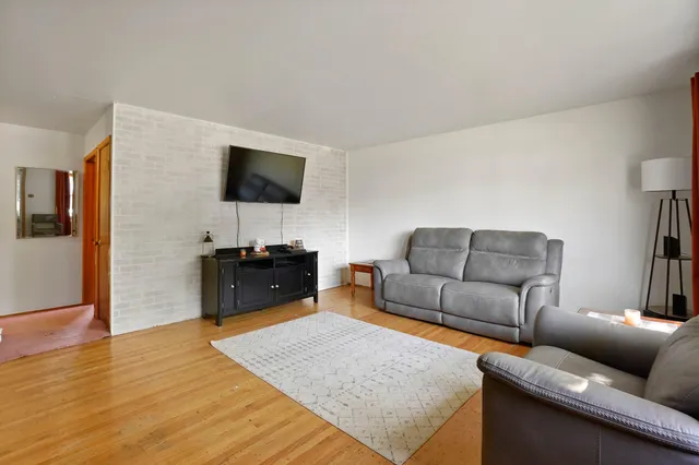 $229,000 | 373 West Millport Drive, Valparaiso, IN 46385