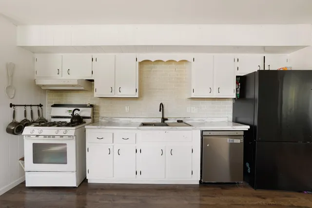 $229,000 | 373 West Millport Drive, Valparaiso, IN 46385