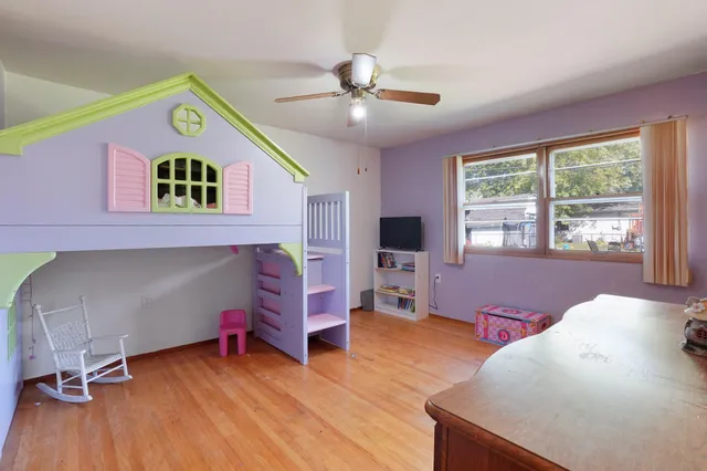 $229,000 | 373 West Millport Drive, Valparaiso, IN 46385