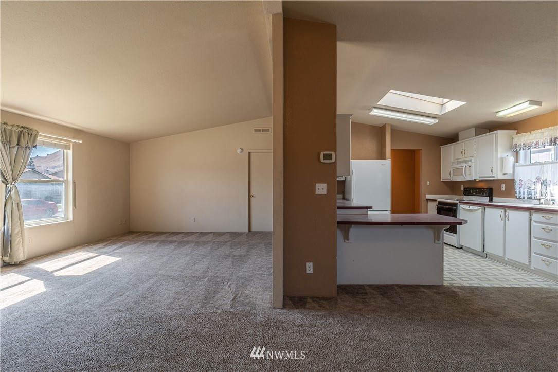 1656 Ridgeview Loop Drive Wenatchee, WA 98801 - Photo 8 of 39 Gallery Image 8