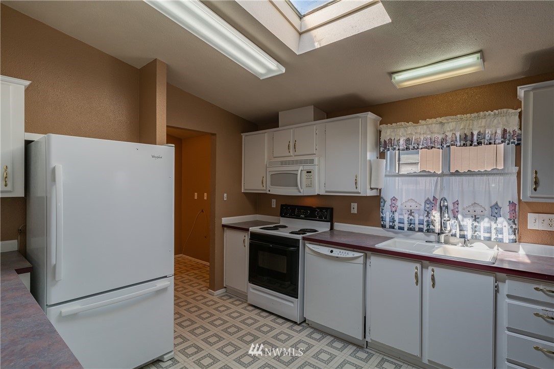 1656 Ridgeview Loop Drive Wenatchee, WA 98801 - Photo 10 of 39 Gallery Image 10