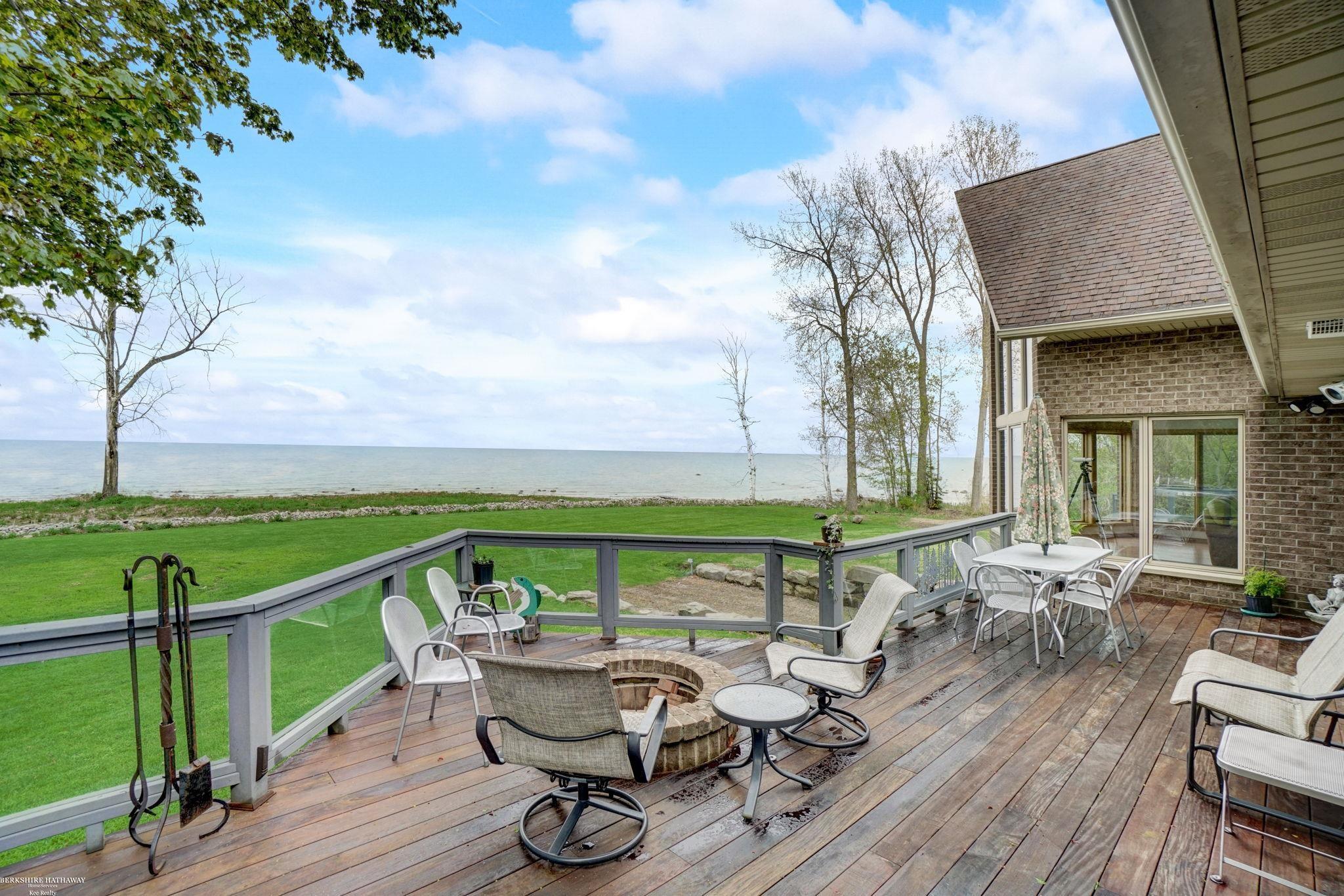 2500 North Lakeshore Road Harbor Beach, MI 48441 - Photo 6 of 84 50142468-0d6a01d9-af48-4025-bde2-7679e775eb69.JPG
