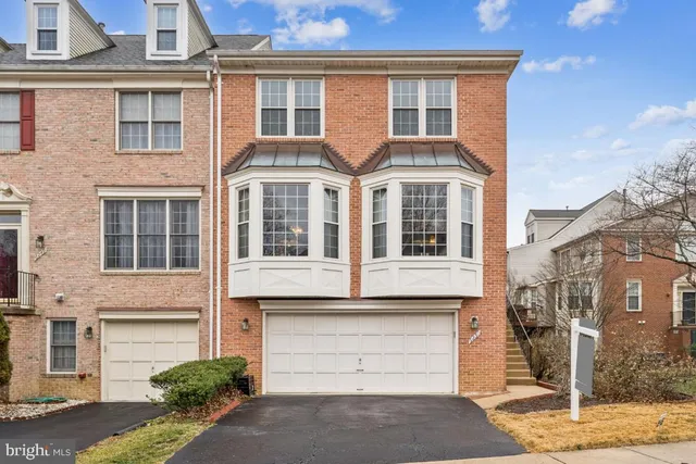 $820,000 | 6251 Windham Hill Run, Alexandria, VA 22315