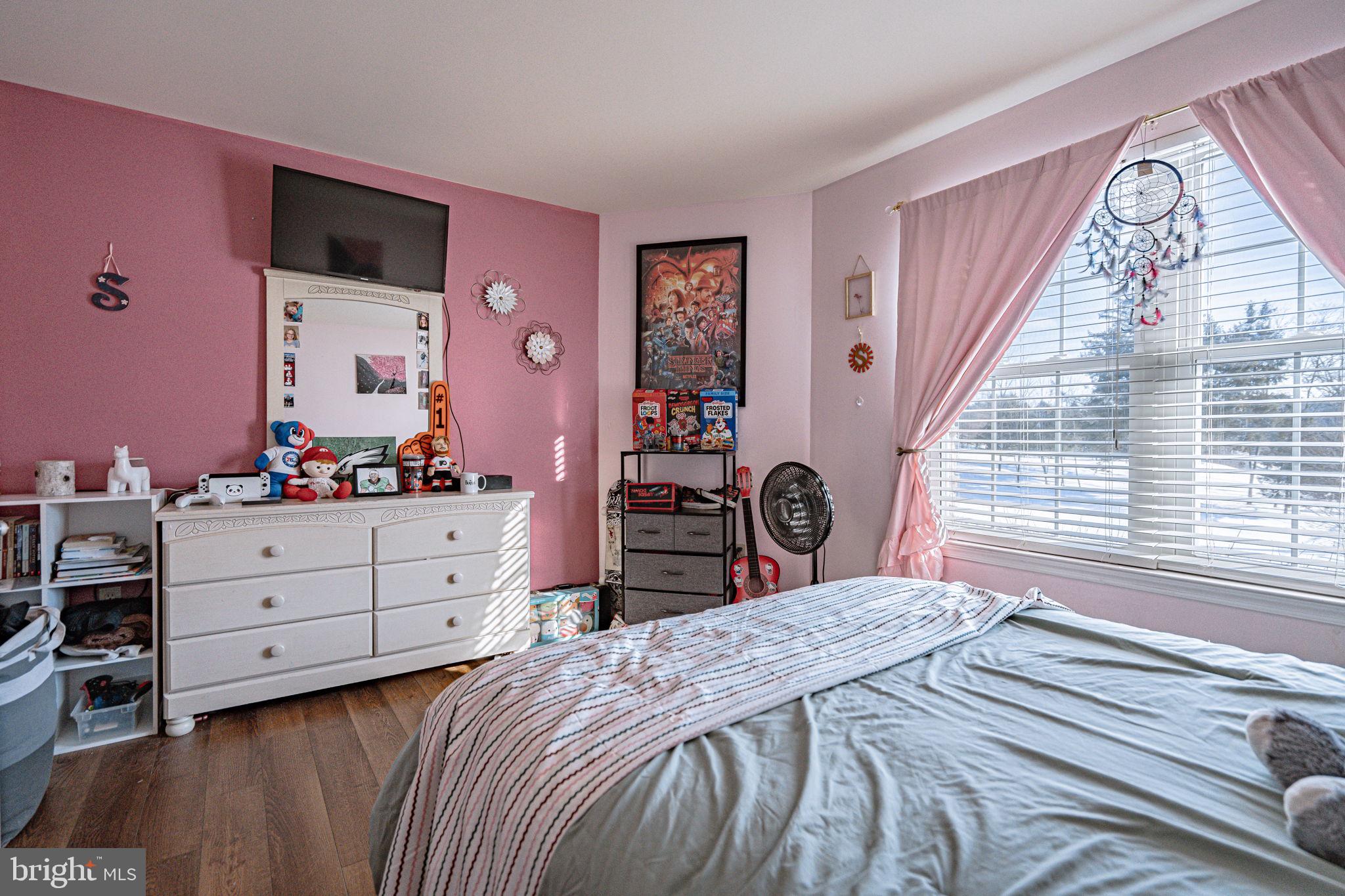 35 Ridgeview Drive Lehighton, PA 18235 - Photo 39 of 58 a bedroom with a bed and a dresser