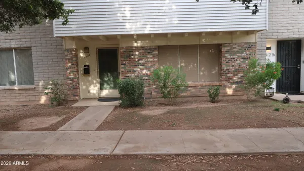 $2,000 | 1627 West Hazelwood Street, Phoenix, AZ 85015
