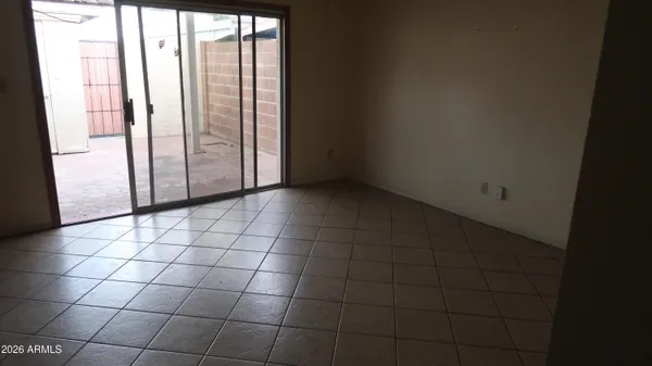$2,000 | 1627 West Hazelwood Street, Phoenix, AZ 85015