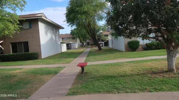 $2,000 | 1627 West Hazelwood Street, Phoenix, AZ 85015