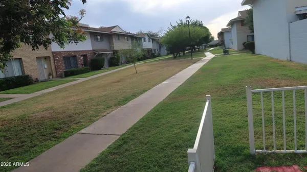 $2,000 | 1627 West Hazelwood Street, Phoenix, AZ 85015