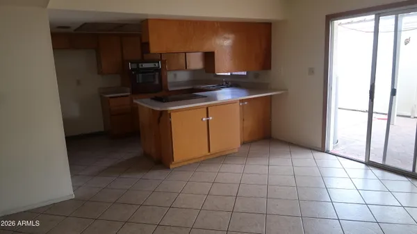 $2,000 | 1627 West Hazelwood Street, Phoenix, AZ 85015