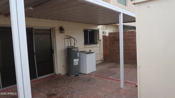 $2,000 | 1627 West Hazelwood Street, Phoenix, AZ 85015