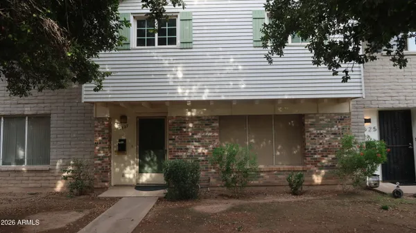 $2,000 | 1627 West Hazelwood Street, Phoenix, AZ 85015