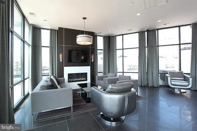 $2,150 | 8005 13th Street, Unit 201, Silver Spring, MD 20910