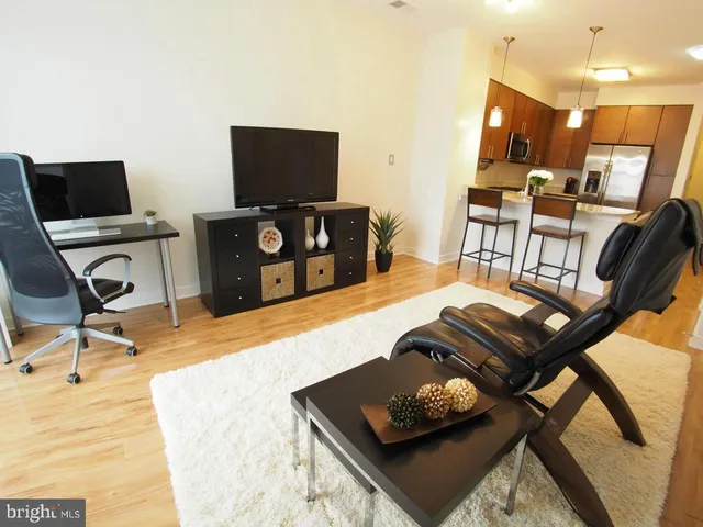 $2,150 | 8005 13th Street, Unit 201, Silver Spring, MD 20910