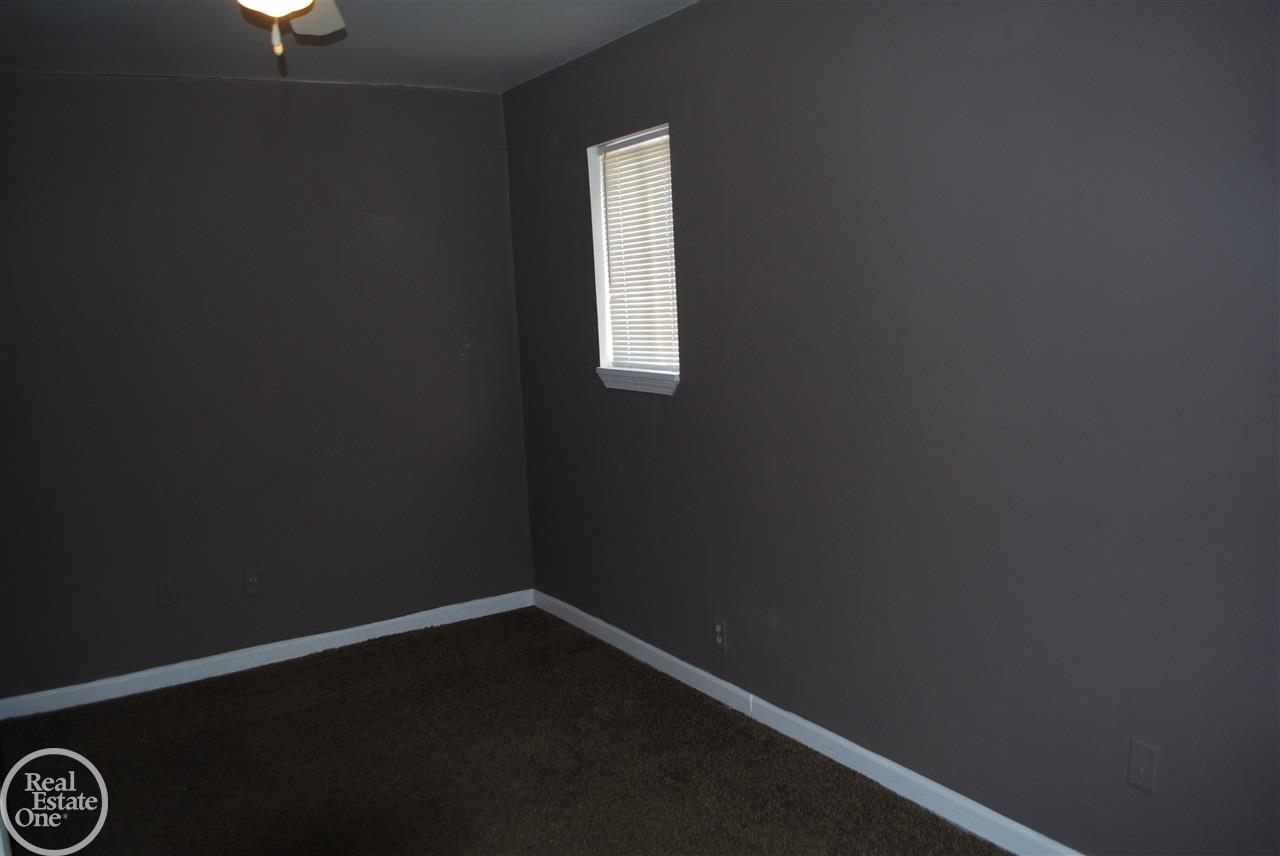 8615 East Pearson Road Utica, MI 48316 - Photo 20 of 26 31337767-19.JPG