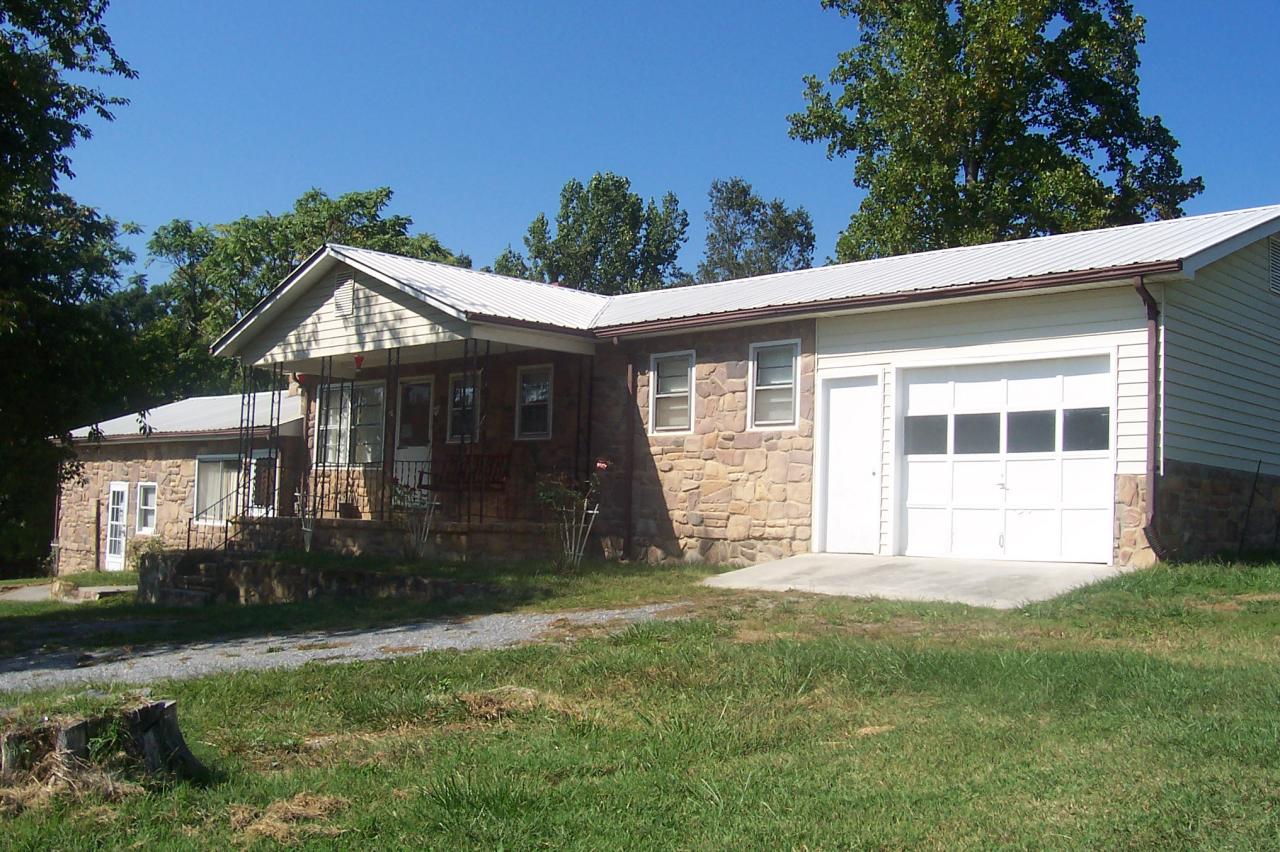 1801 Mountain Valley Road Vinton, VA 24179 - Photo 1 of 10 Front