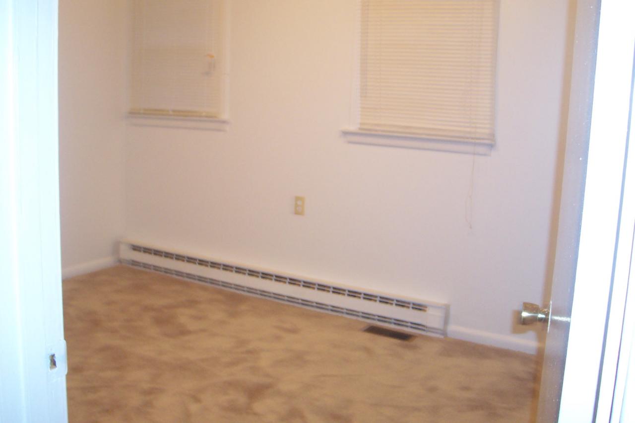 1801 Mountain Valley Road Vinton, VA 24179 - Photo 5 of 10 1 Bedroom