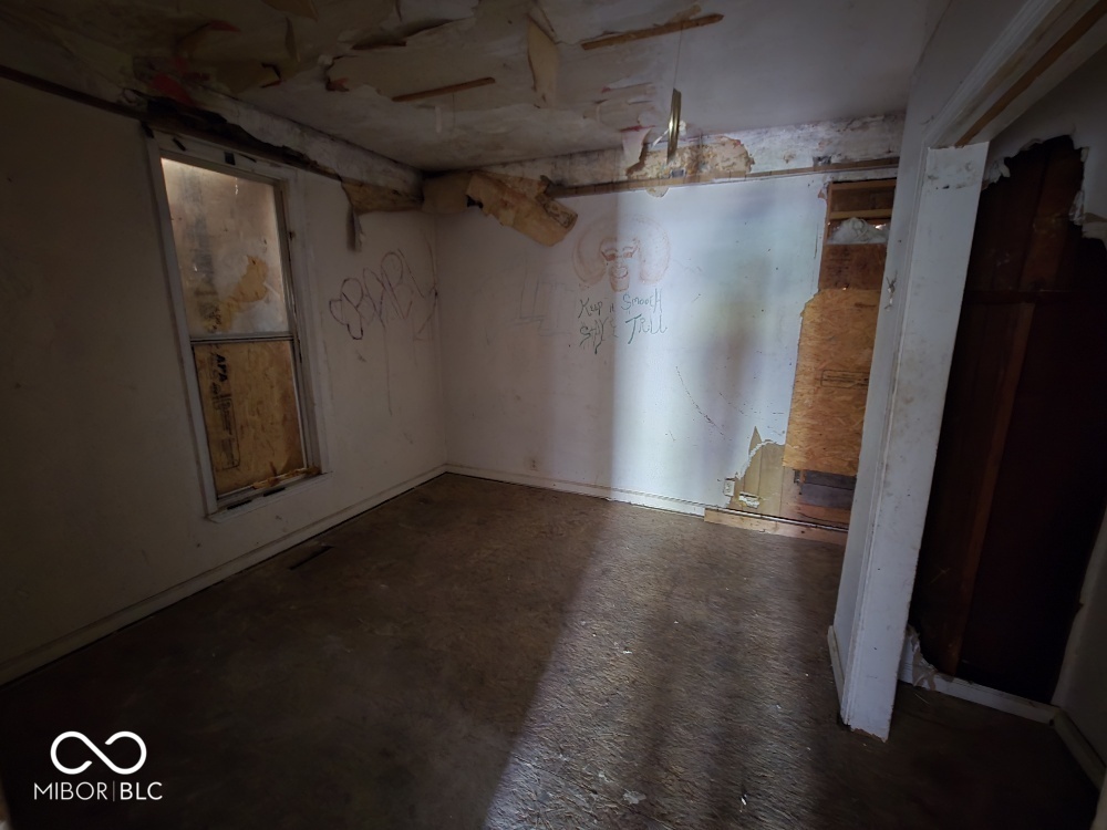 1310 Locust Street Anderson, IN 46016 - Photo 6 of 11