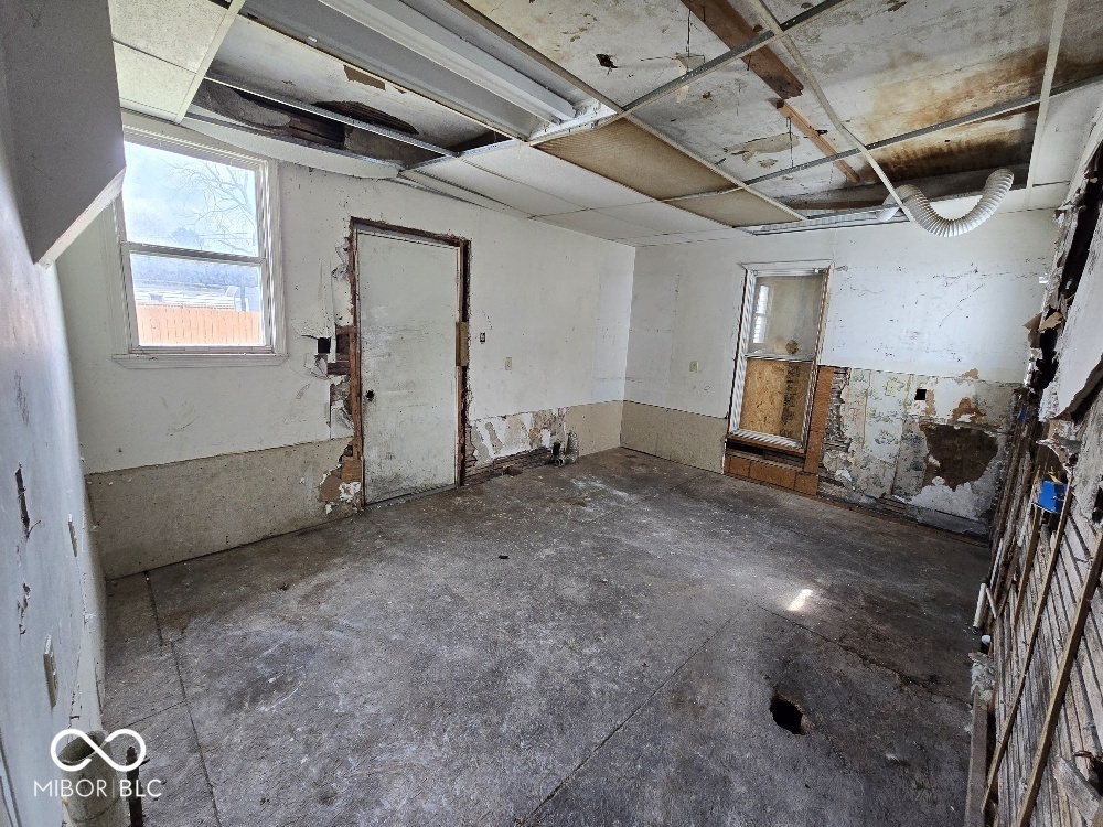 1310 Locust Street Anderson, IN 46016 - Photo 8 of 11