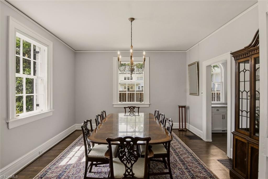 419 Stratford Road Northwest Winston-Salem, NC 27104 - Photo 8 of 37