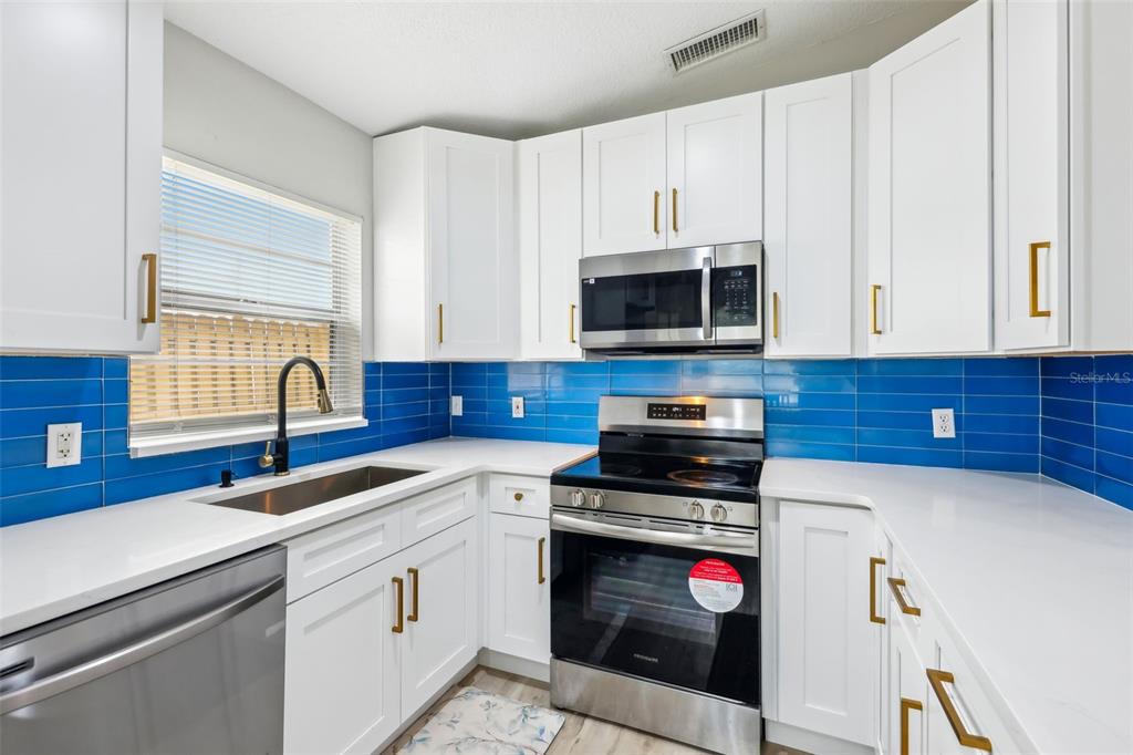 304 Dover Street Orlando, FL 32811 - Photo 12 of 32