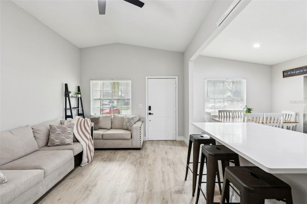 304 Dover Street Orlando, FL 32811 - Photo 6 of 32